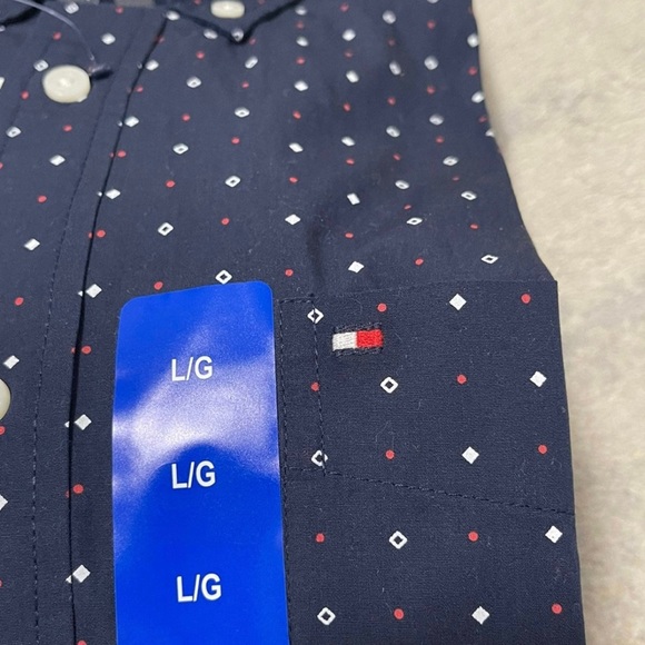 NWT Men's Large Tommy Hilfiger Short Sleeve Button Down Diamond Print Shirt Navy - Picture 4 of 7